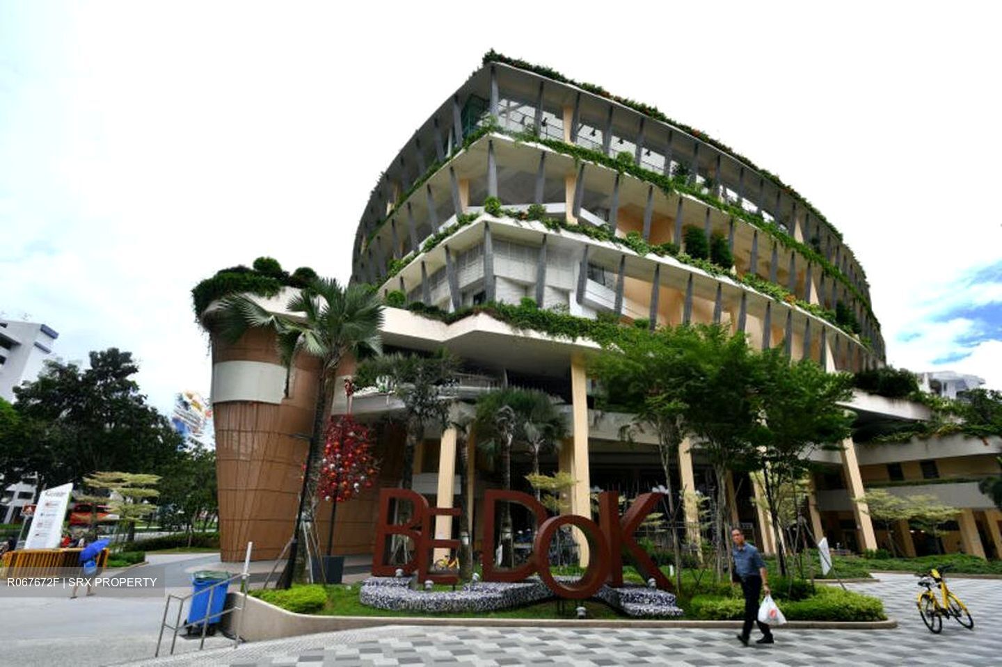 Bedok Town Centre (D16), Retail #523599991
